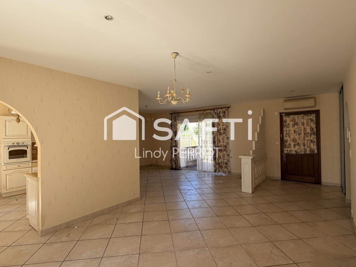 Maison à vendre - 7 pièces - 163m2 - Givry (71640)