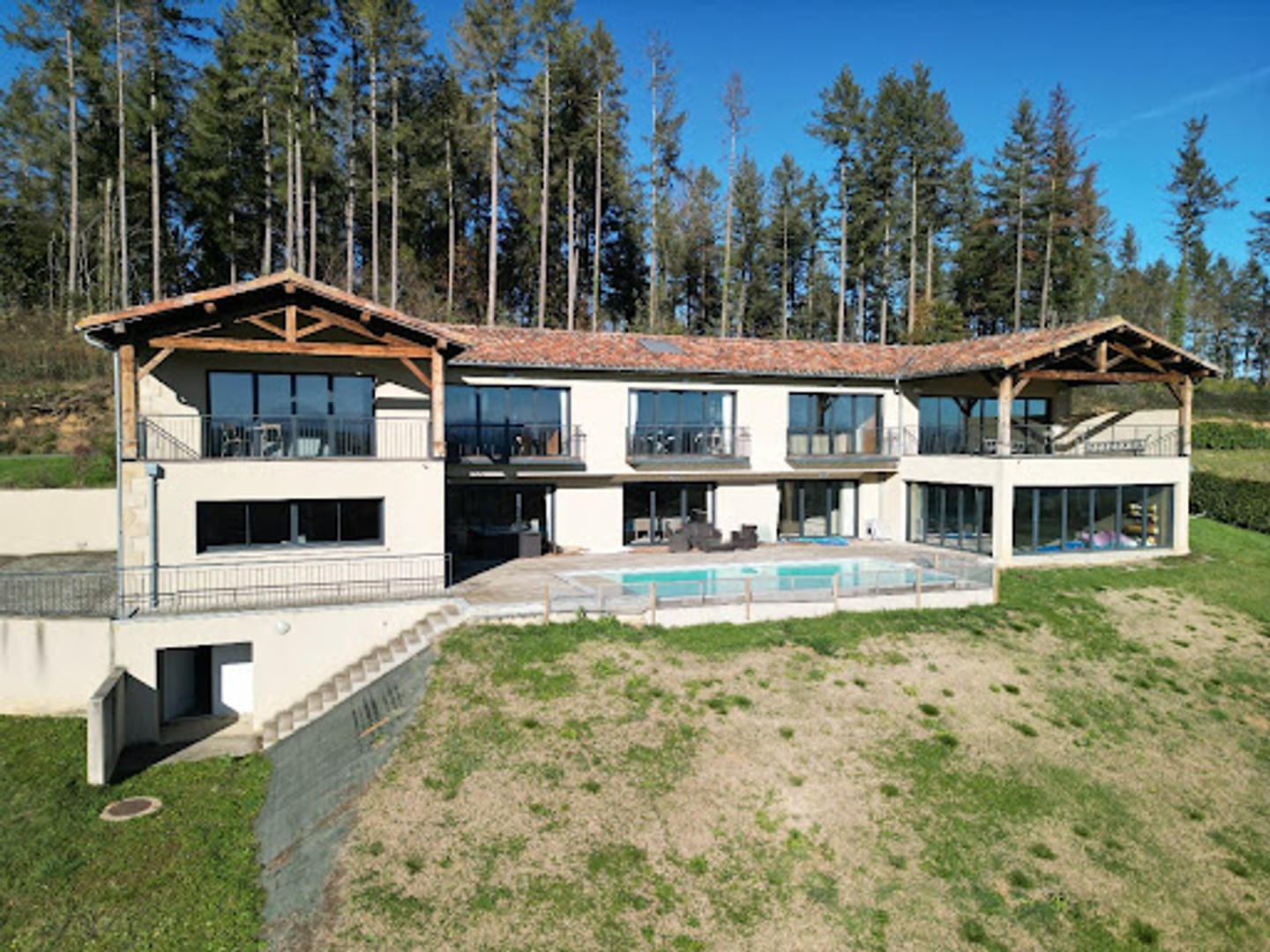 Maison 7 pièces 332 m²