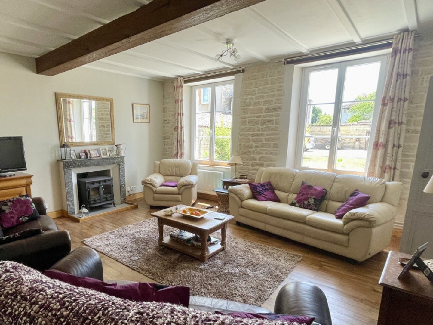 Maison à vendre - 4 pièces - 136m2 - Loubillé (79110)