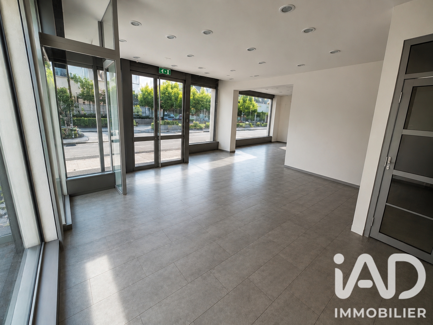 Locaux à vendre - 336m2 - Nanterre (92000)
