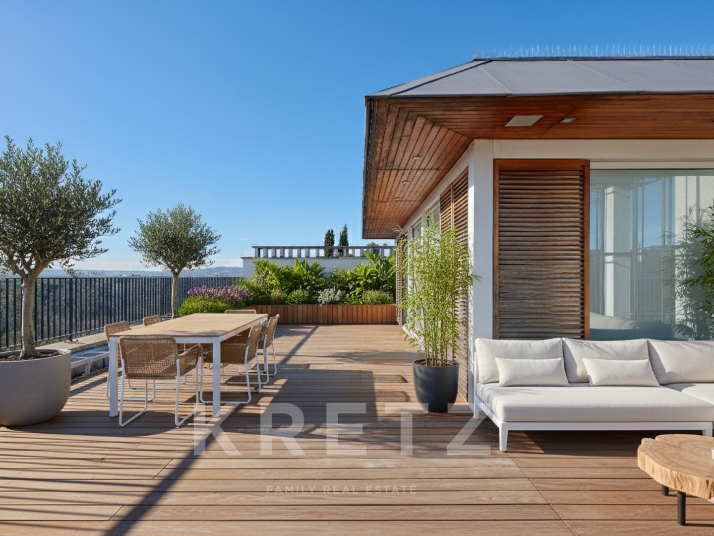 Appartement en dernier étage avec rooftop de 200m2 et vue sur Tour Eiffel