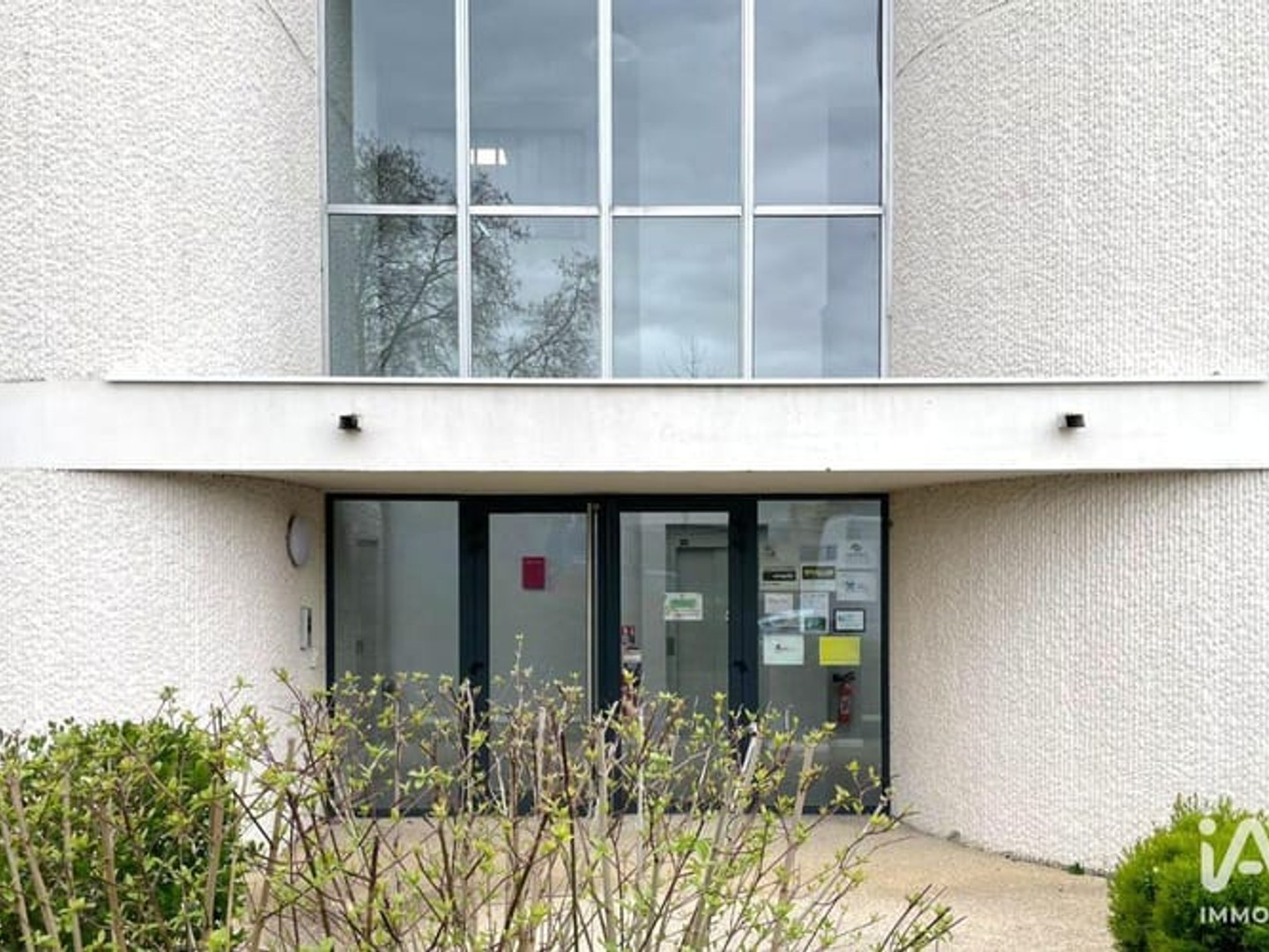 Immeuble commercial 179 m²