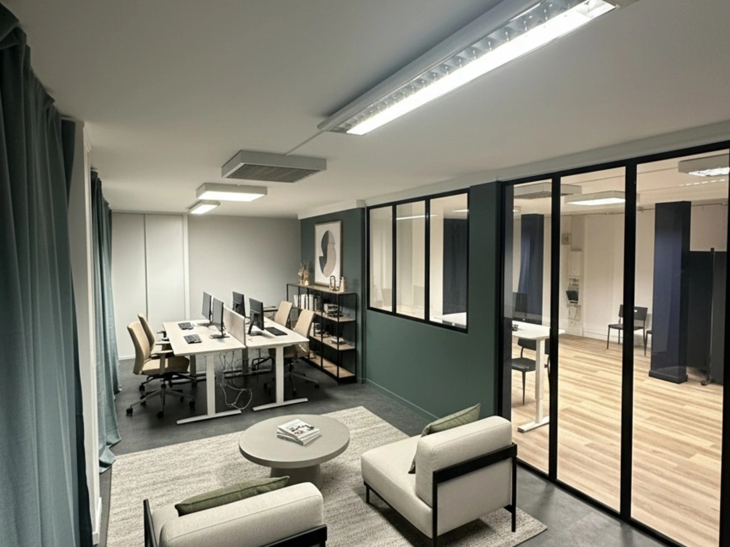 Local commercial 92 m² (type bureau, profession libéral, auto école, centre de formation) + 4 Places de parking - SECTEUR HÔPITAUX/FACULTE