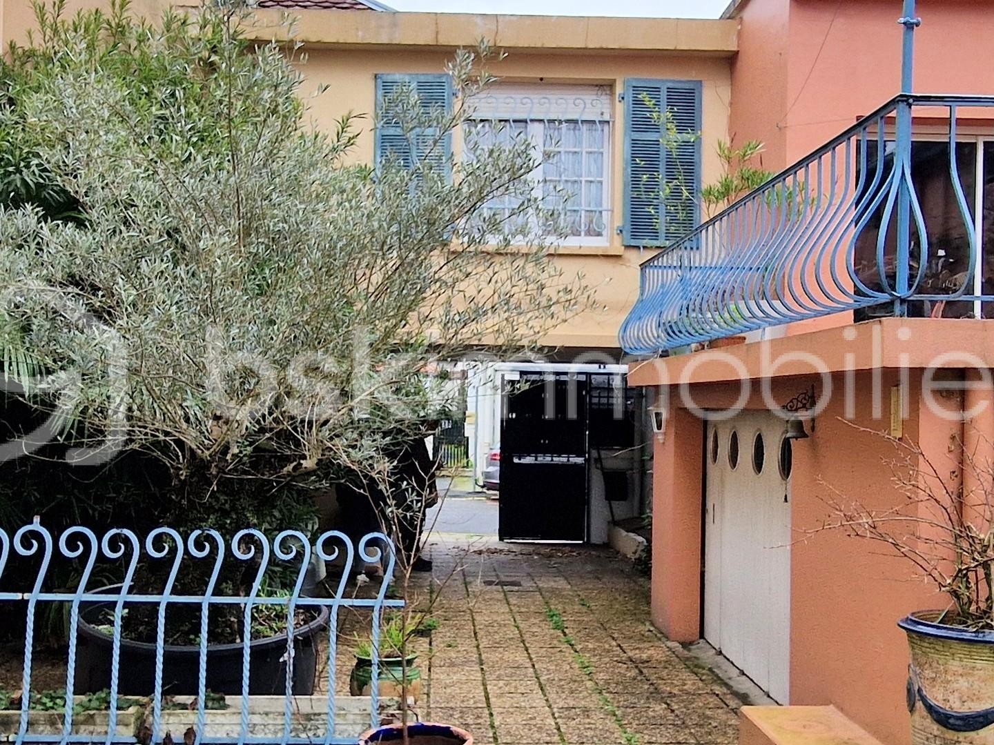 Maison 10 pièces 415 m²