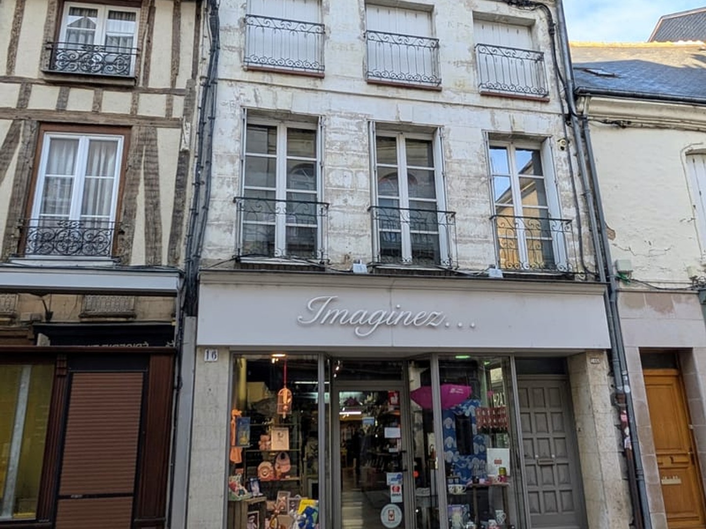 Maison avec appartements 270 m²
