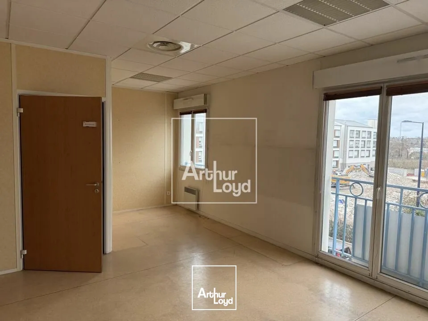 Bureaux à vendre - 280m2 - Villiers-En-Bière (77190)