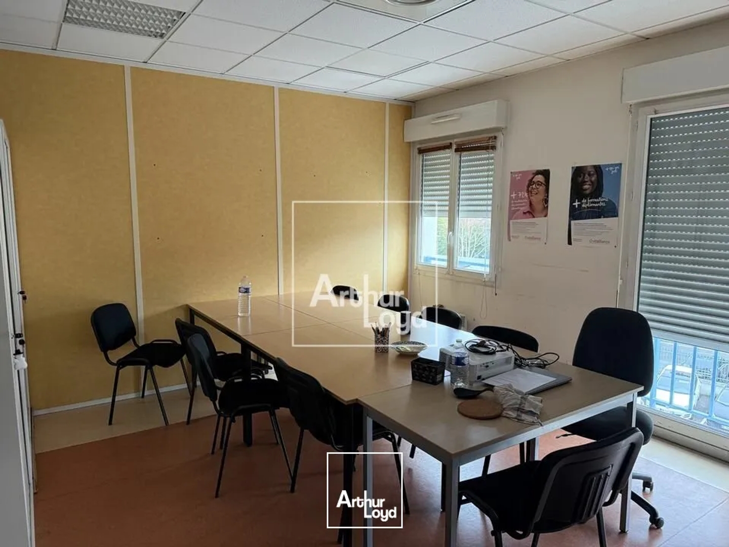 Bureaux à vendre - 280m2 - Villiers-En-Bière (77190)