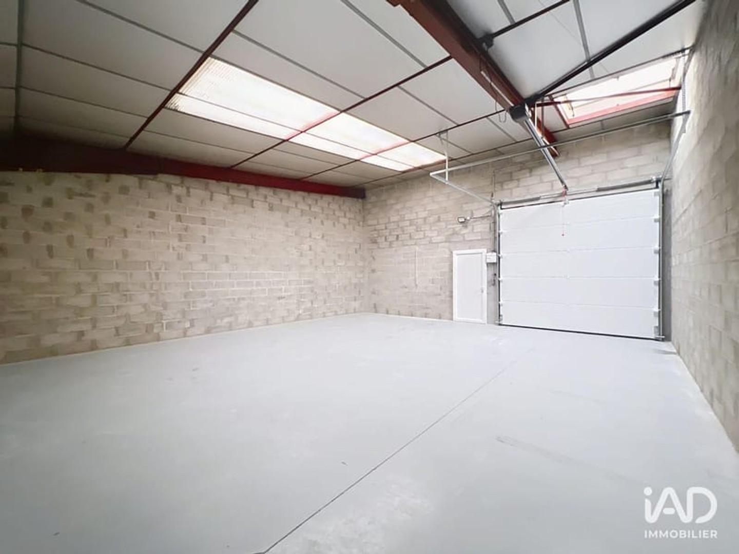 Immeuble commercial 73 m²