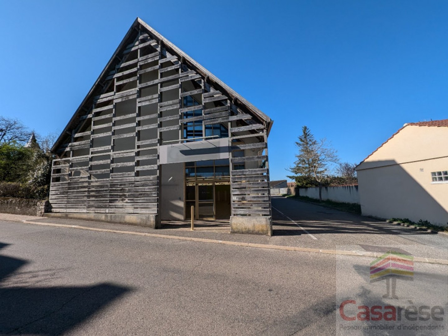 Immeuble commercial 280 m²