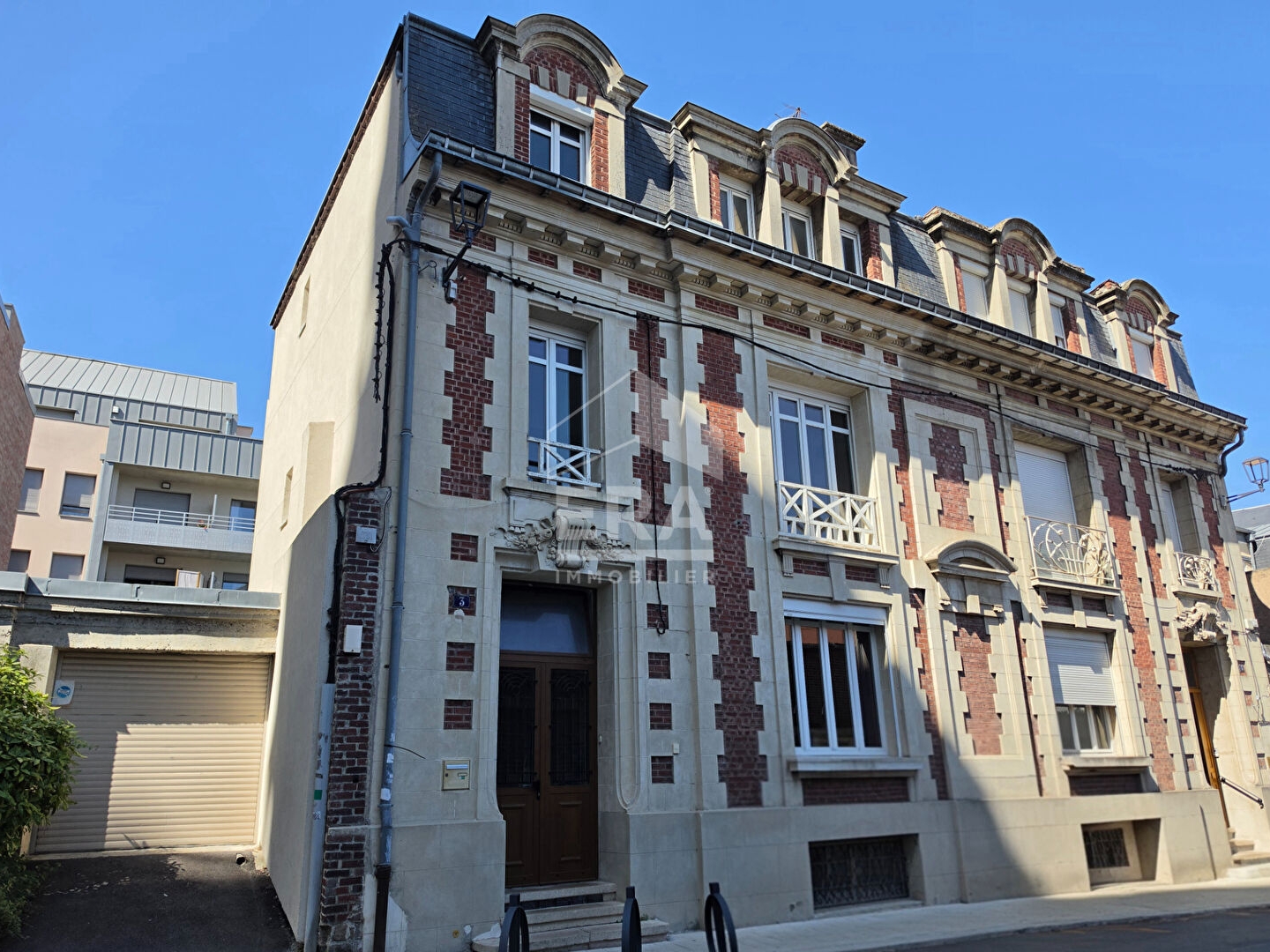 Maison 9 pièces 211 m²