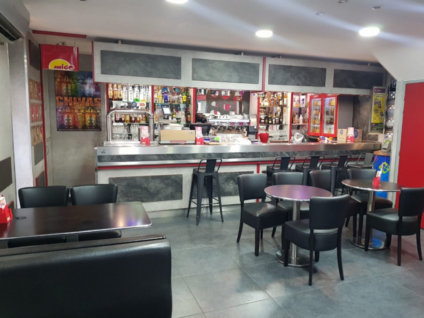 Local commercial 2 pièces 42 m²