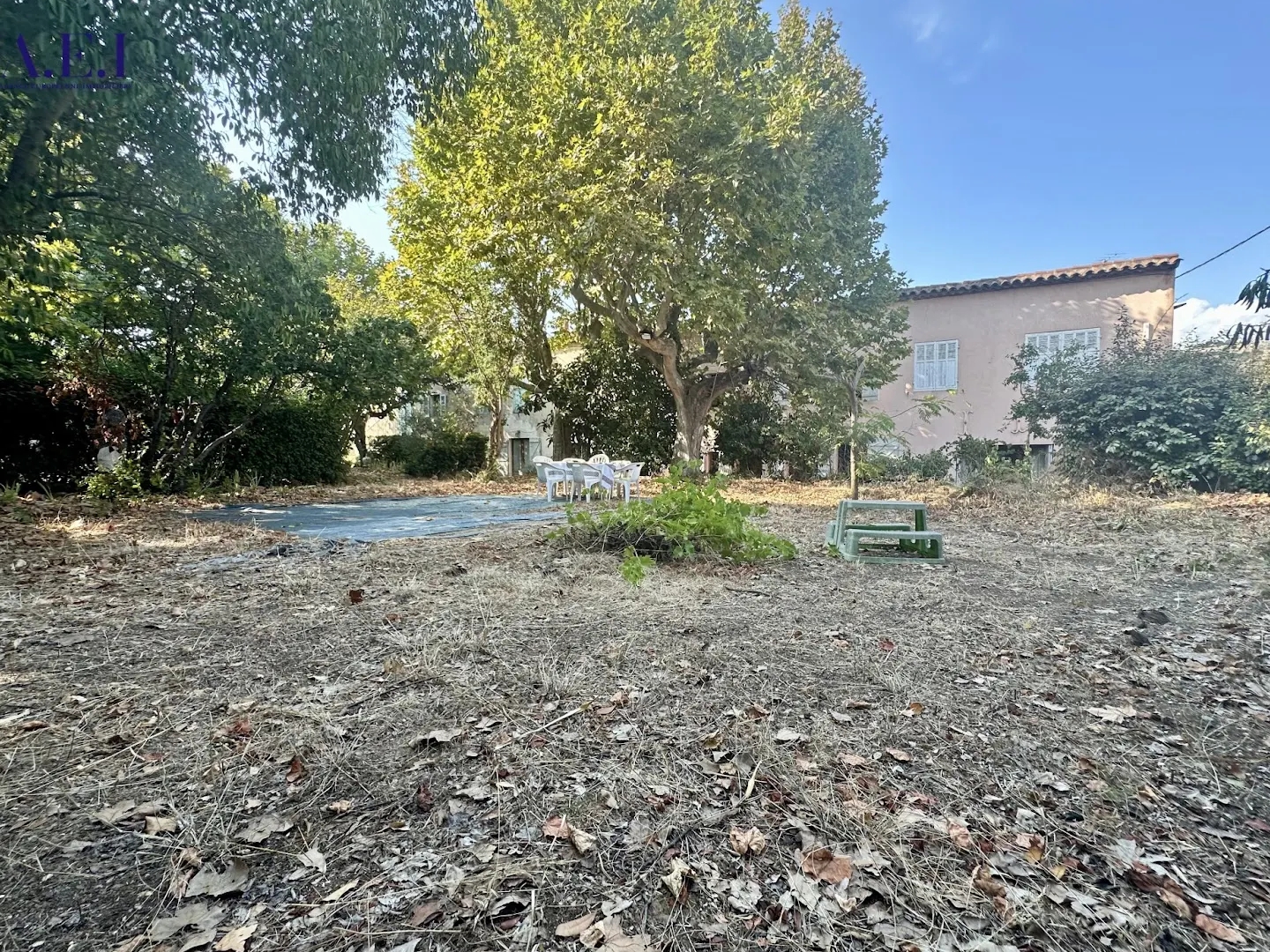 Maison à vendre - 8 pièces - 212m2 - Six-Fours-Les-Plages (83140)