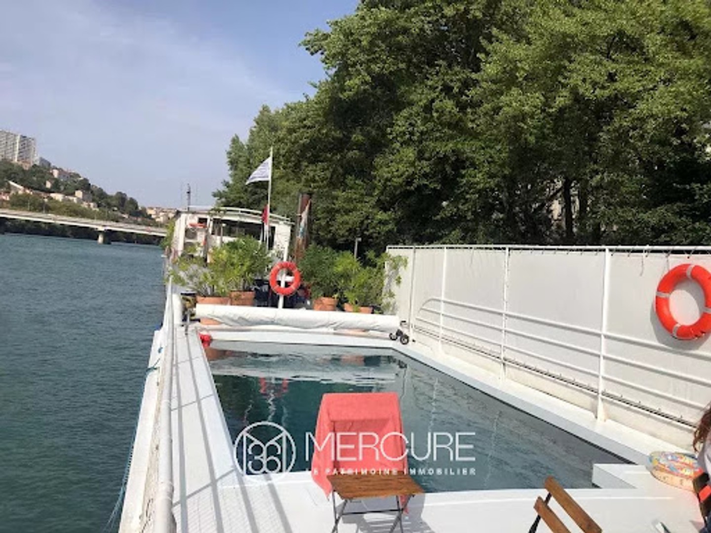 Péniche 151 m²