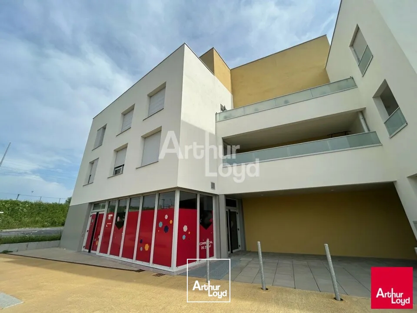 VITRE - LOCAL COMMERCIAL NEUF A VENDRE