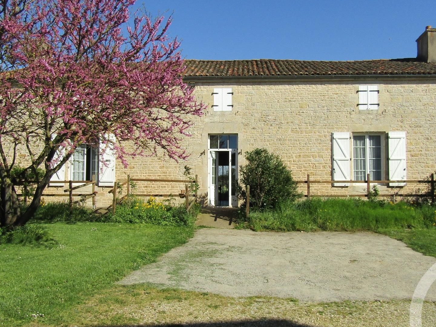 Maison à vendre - 5 pièces - 300m2 - Melle (79500)