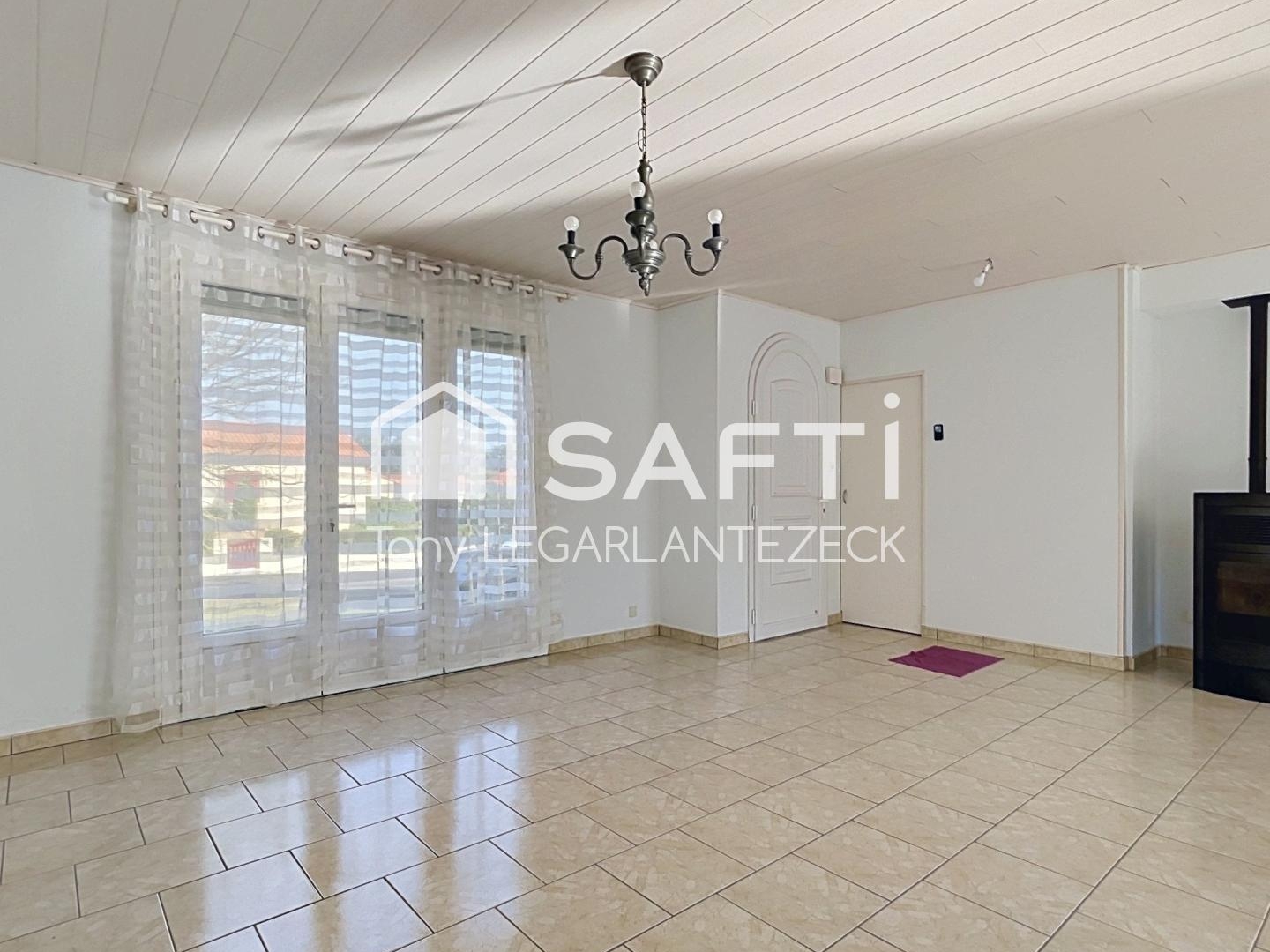 Maison sur sous-sol complet avec 3 chambres