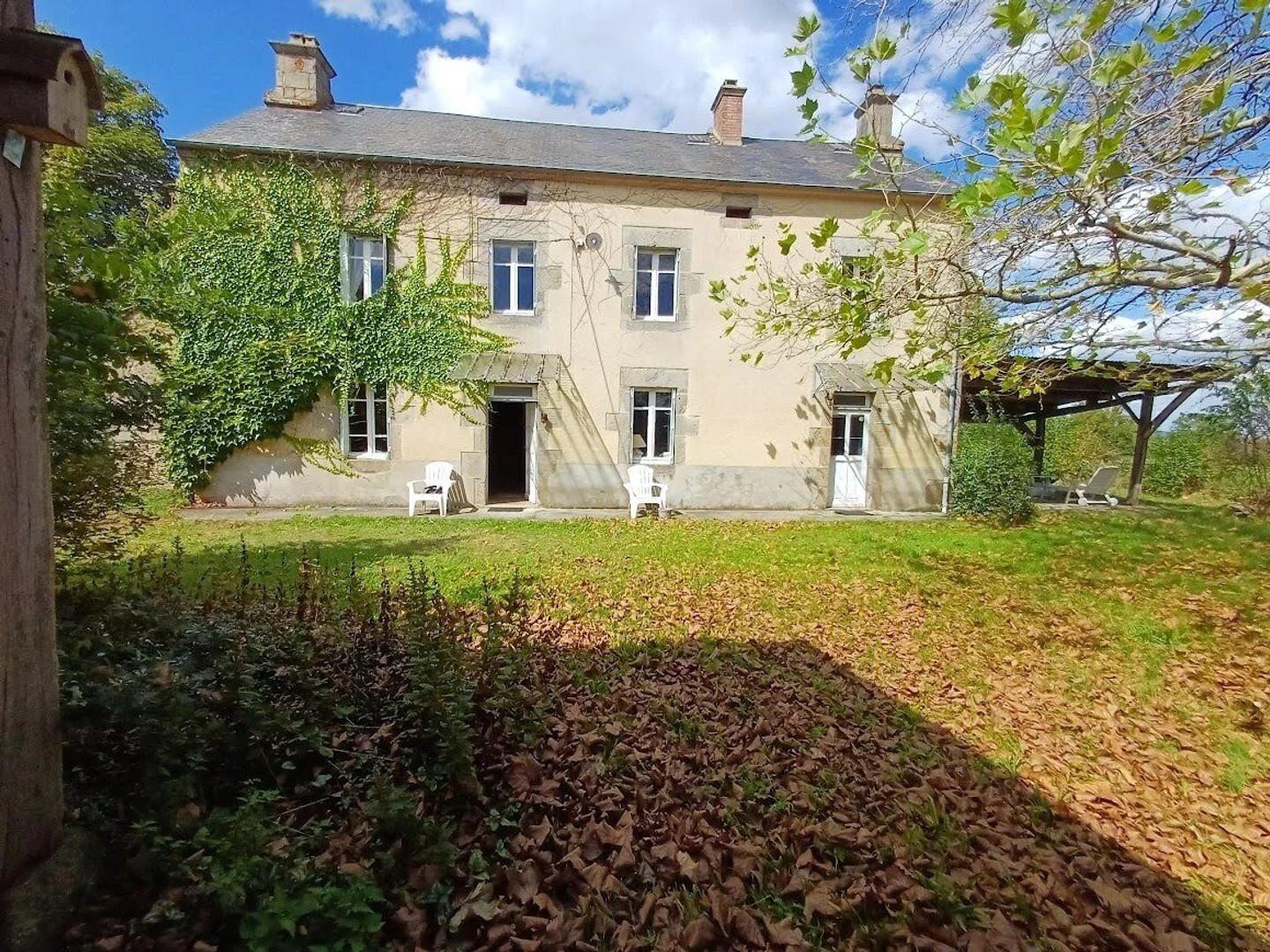 À vendre en Creuse, une belle maison, un gîte et 2660 m²