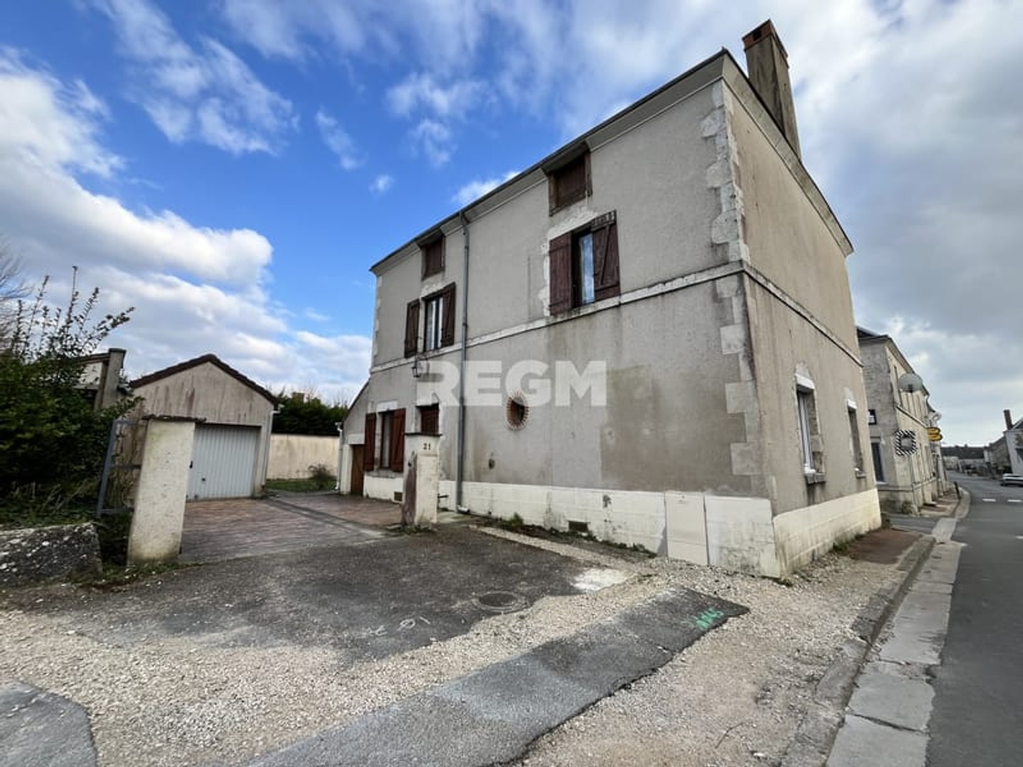 SECTEUR MER : Maison de village à 10min de BEAUGENCY!!