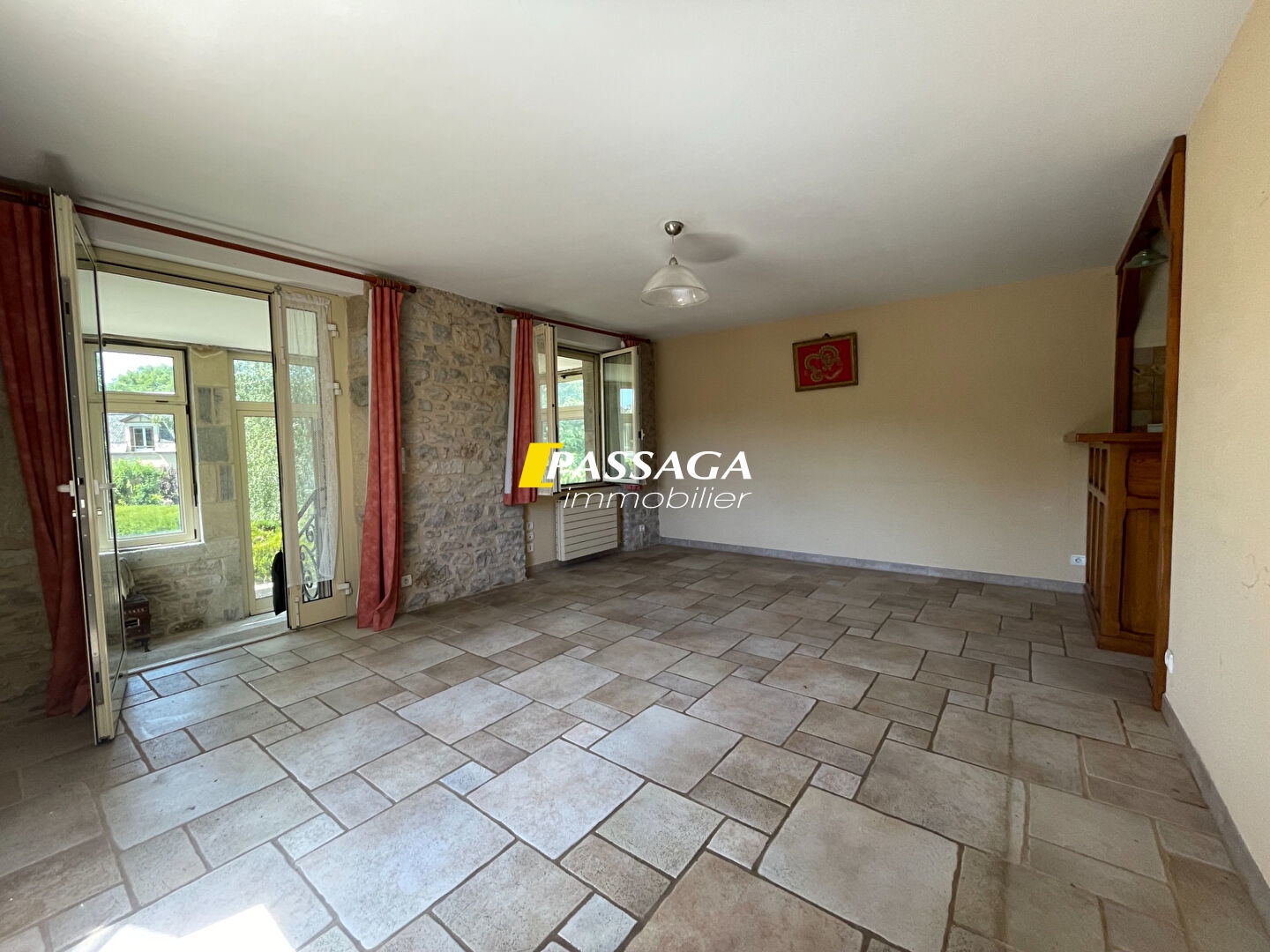 A VENDRE - Bel immeuble de rapport (4 appartements) avec terrain attenant - LAISSAC