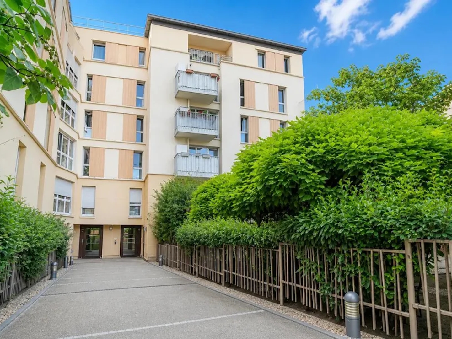 Appartement à vendre - 4 pièces - 80m2 - Enghien-Les-Bains (95880)