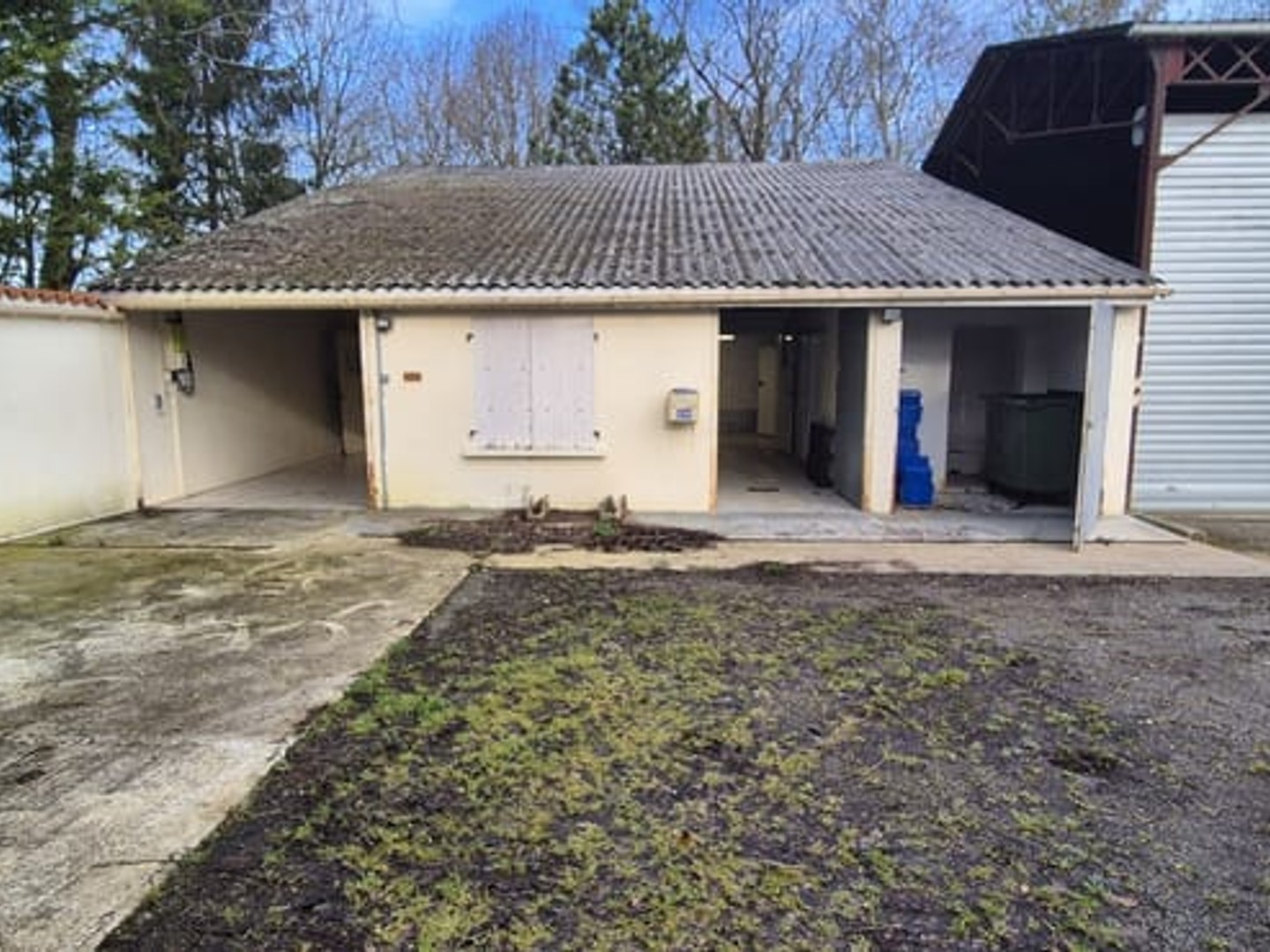Immeuble commercial 115 m²
