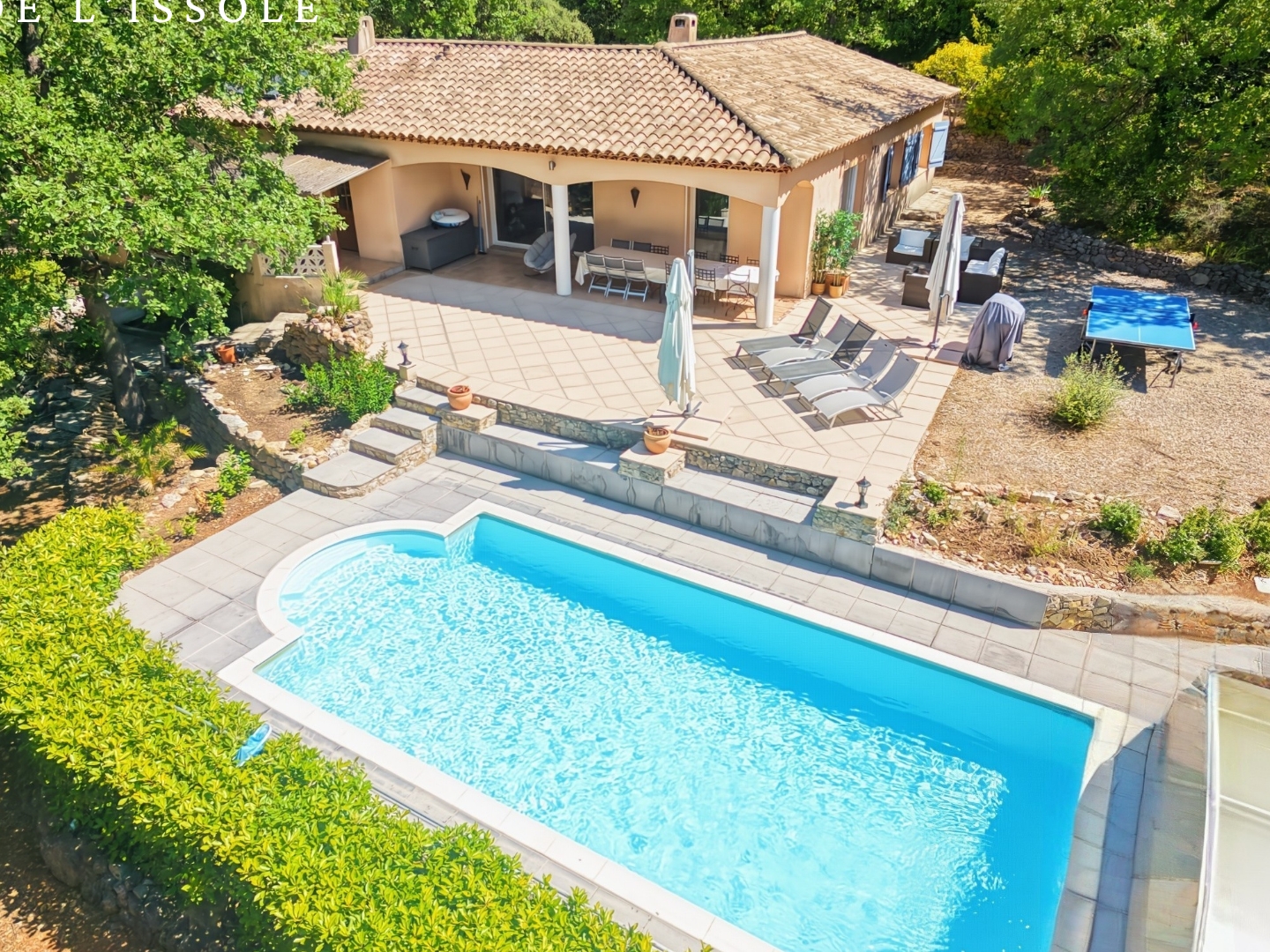 Propriété 145m², 4 chambres dont une suite parentale, piscine, 6000m² de terrain