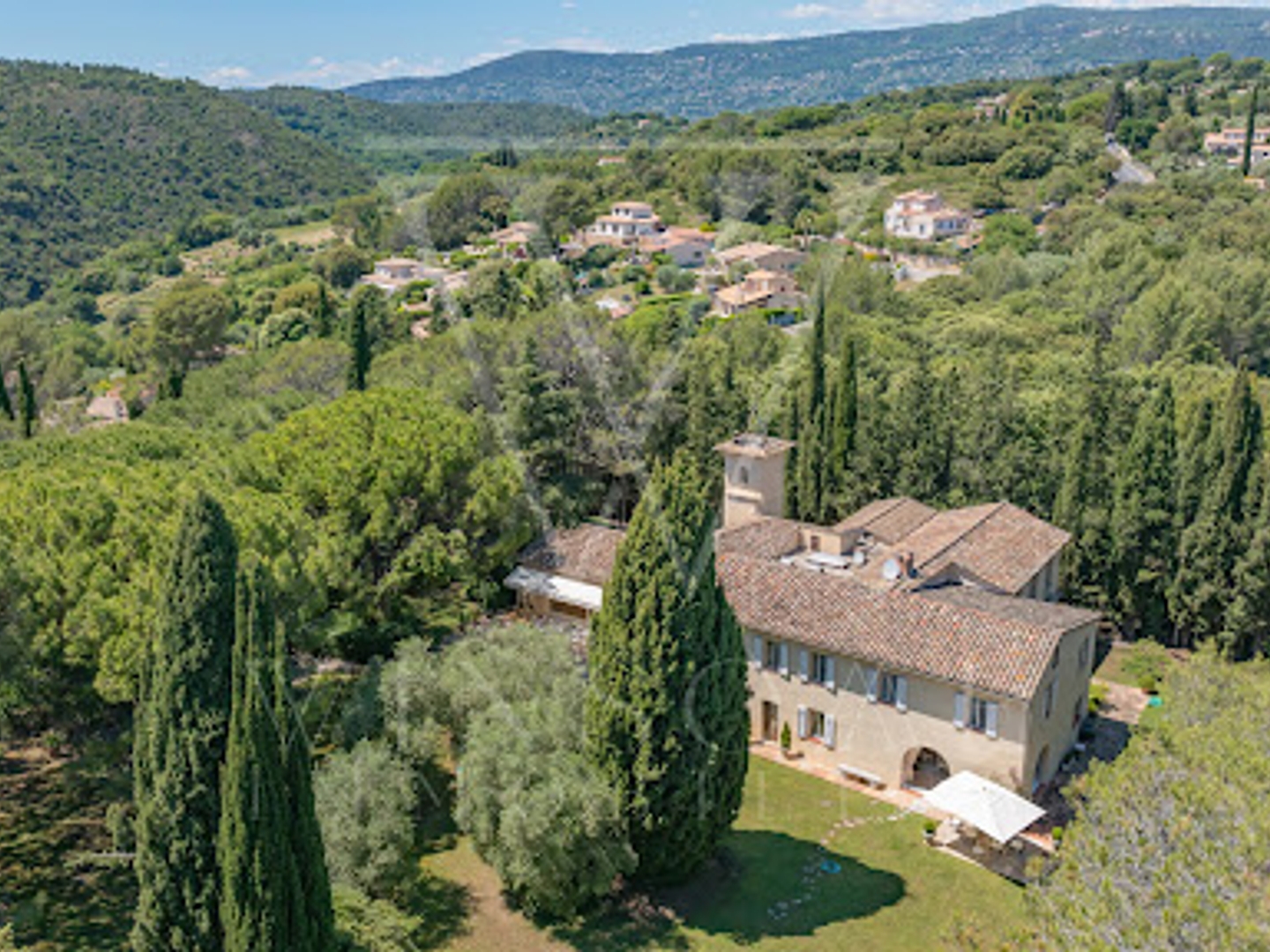 Propriété 10 pièces 909 m²