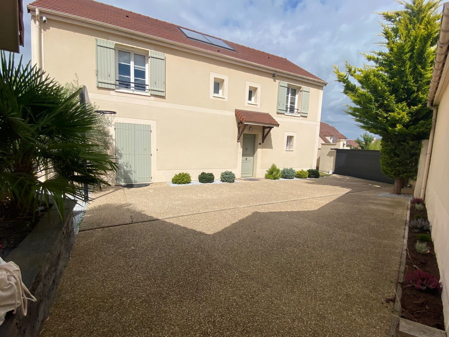 FOR RENT - MAISON A LOUER (loyer tout inclus)