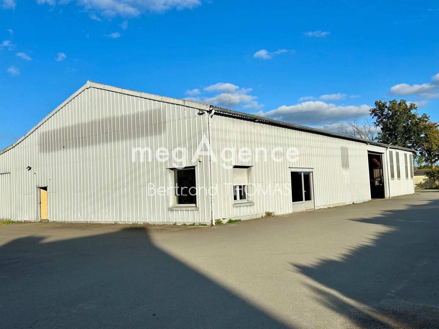 Bâtiment de 800 m2 environ