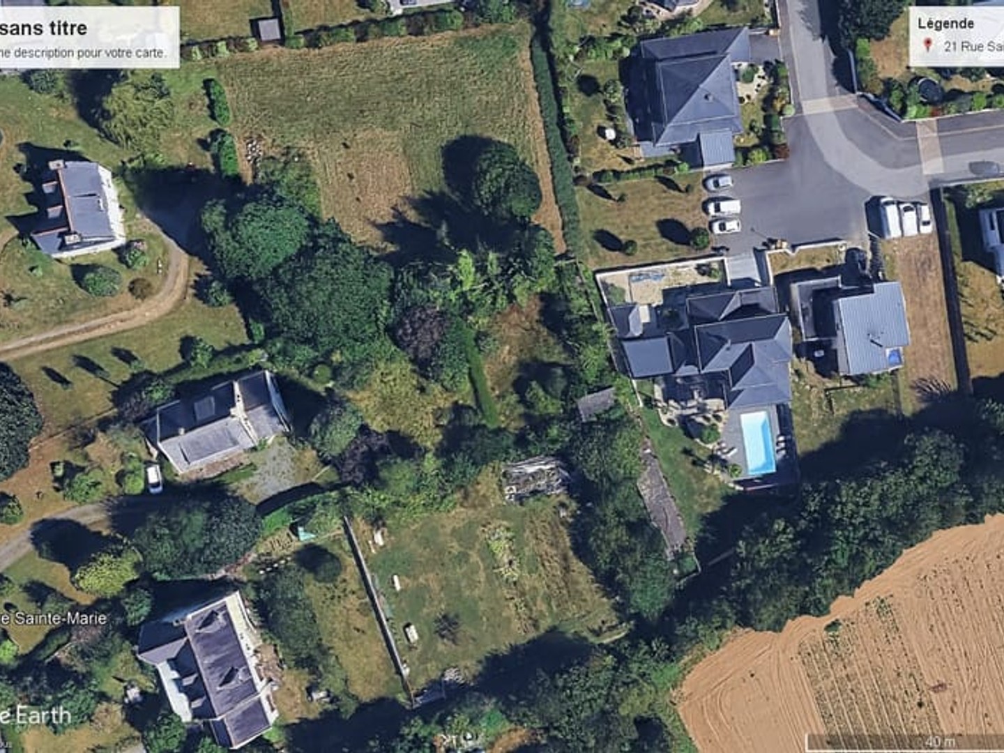 Terrain constructible à TREGUEUX.