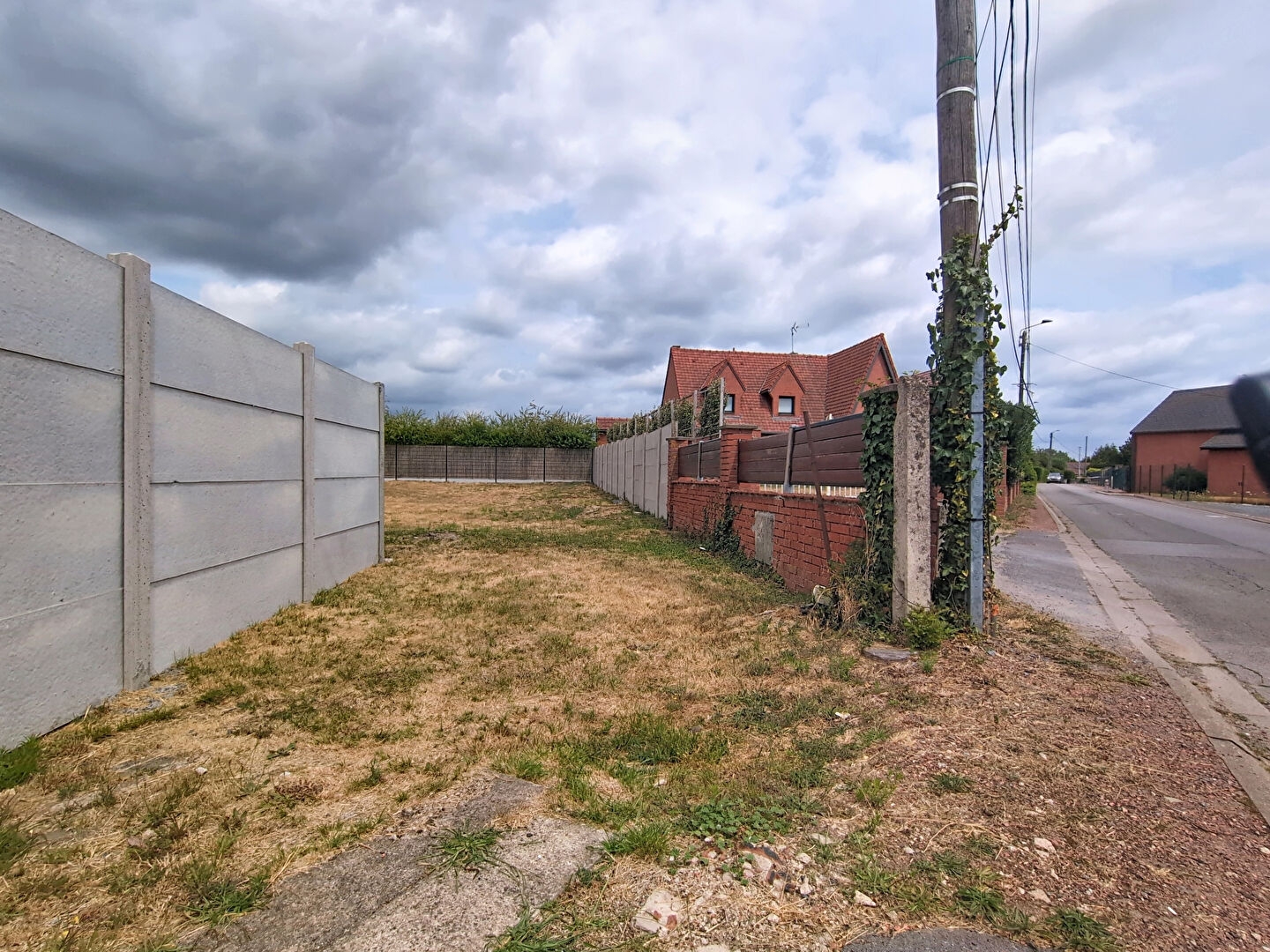 Terrain 585 m²