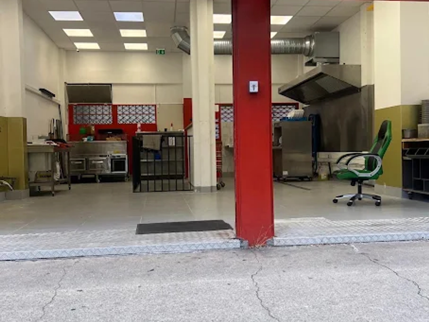 Local 4 pièces 115 m²