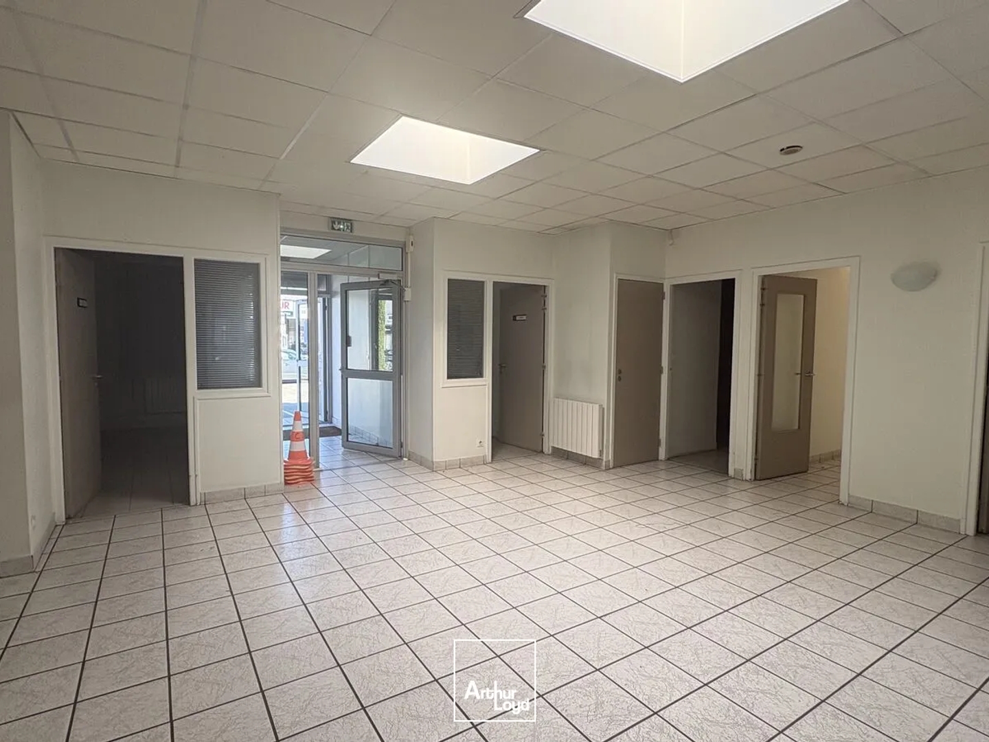 Bureaux à vendre - 408m2 - Saint-Jean-De-La-... (45140)