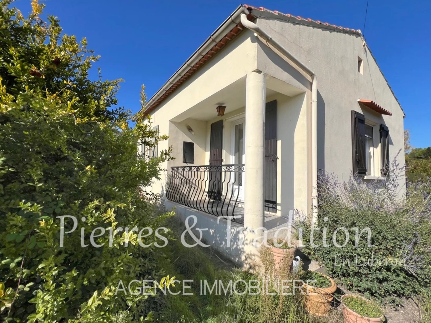 Gargas, petite maison avec jardin proche commodités