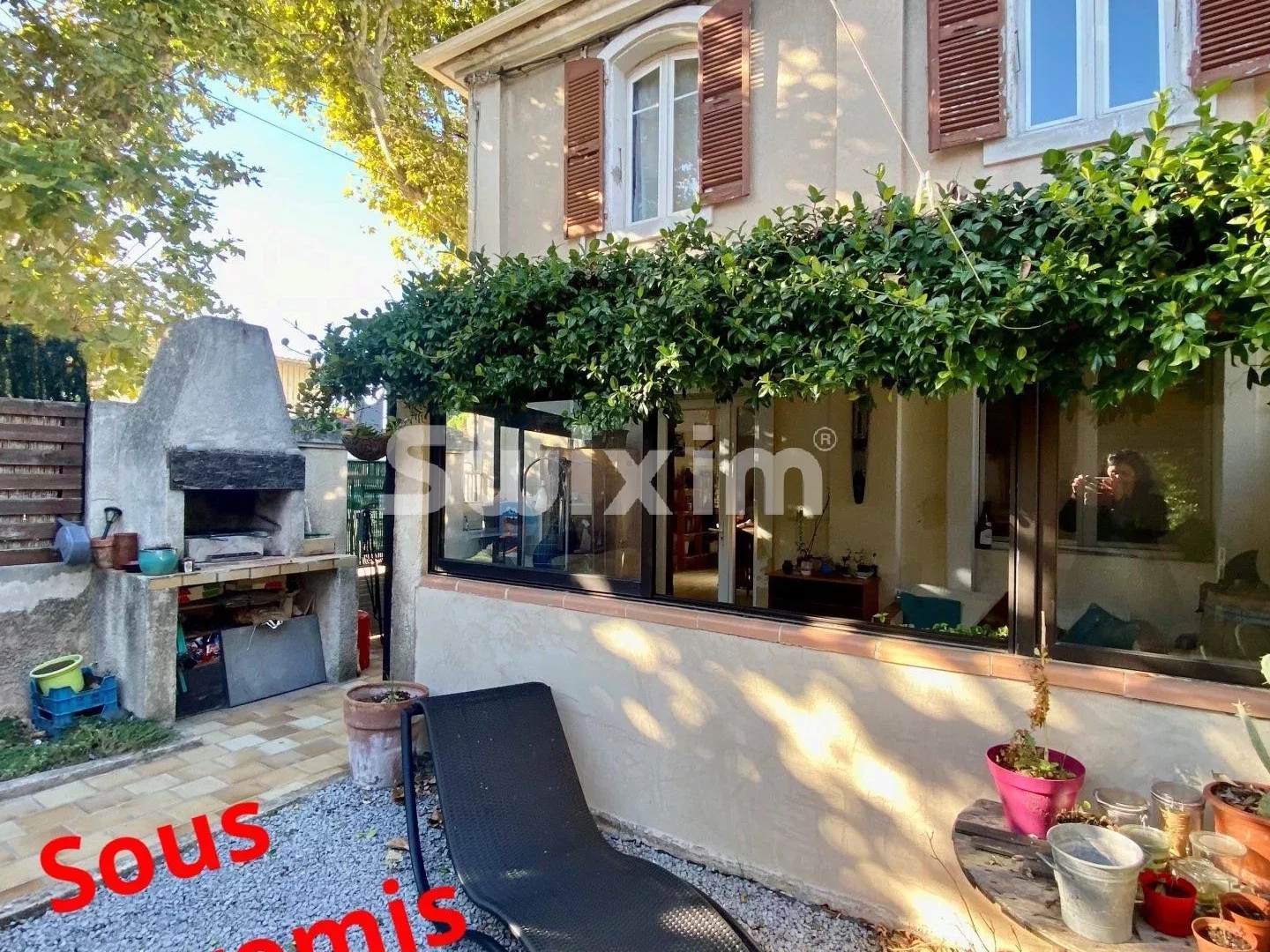 Maison 4 chambres, garage , petit exterieur