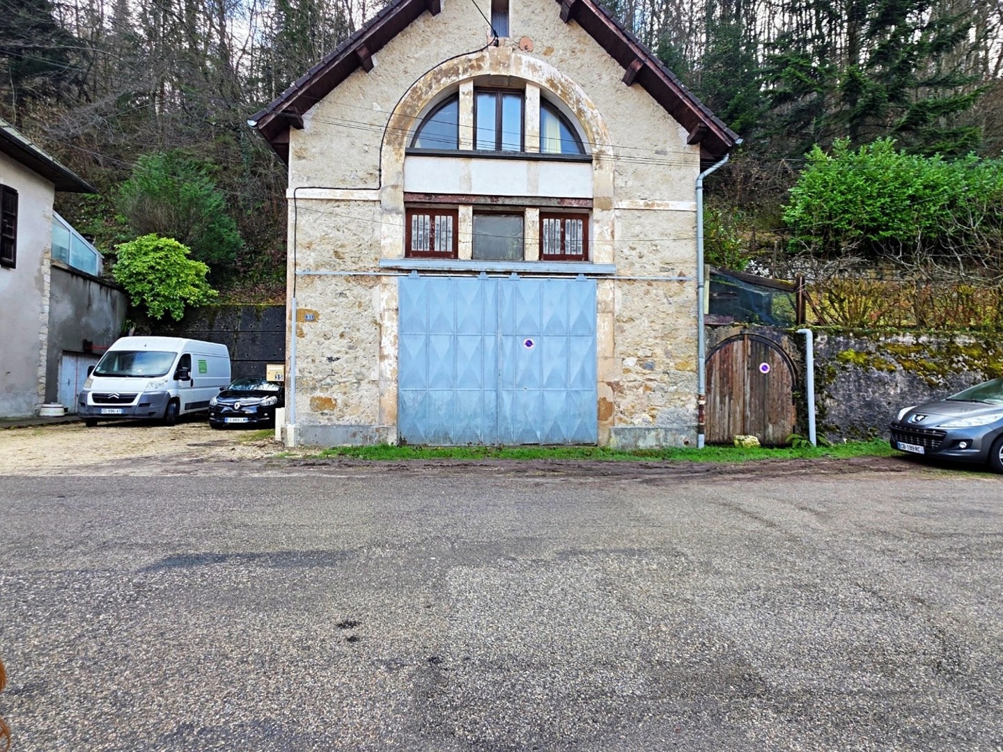 bâtiment à vendre SAINT LAURENT DU PONT (38)
