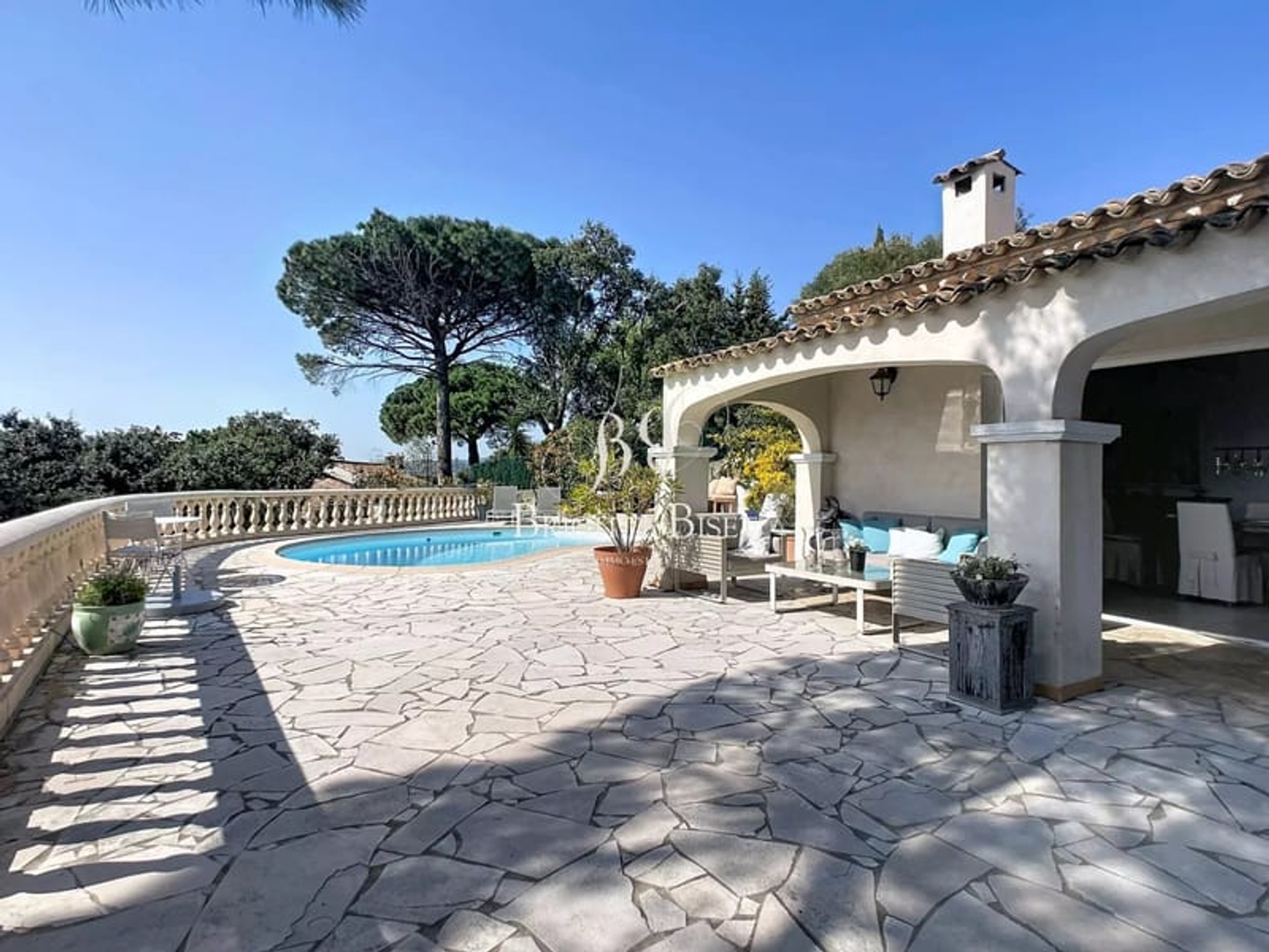Maison à vendre - 5 pièces - 183m2 - Sainte-Maxime (83120)