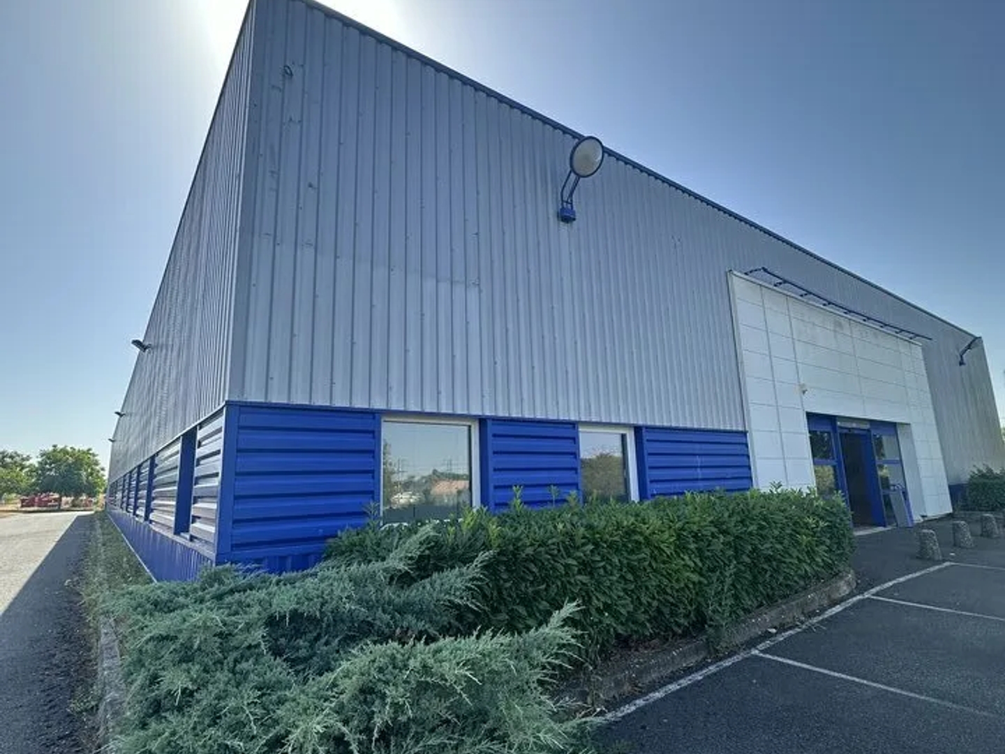 Locaux à vendre - 1288m2 - Saint-Germain-Du-Puy (18390)
