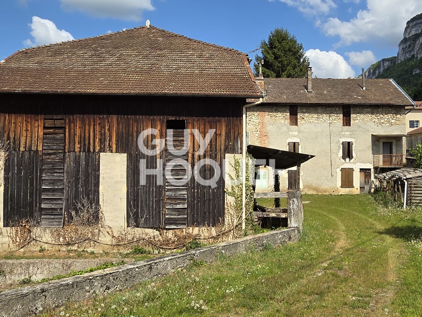 MAISON À VENDRE DE 7 PIÈCES DE 238,00 M²
