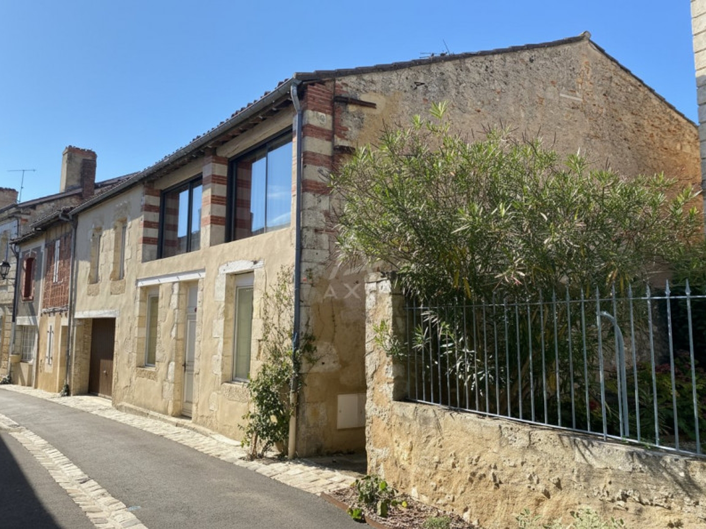 Maison 5 pièces 312 m²