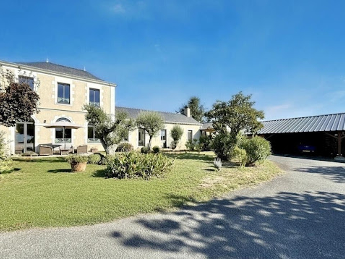 Maison à vendre - 10 pièces - 367m2 - Loiré (49440)
