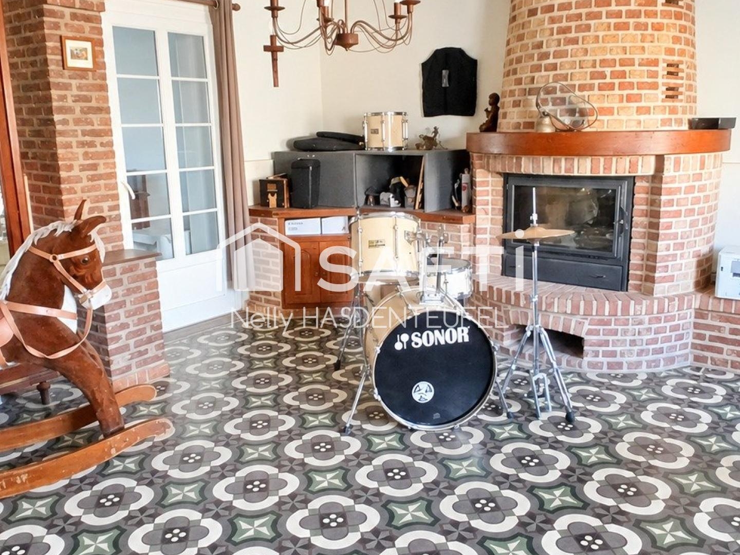 BELLE LONGERE DE CHARME EN SEMI PLAIN-PIED AVEC PERGOLA ET JARDIN PLEIN SUD