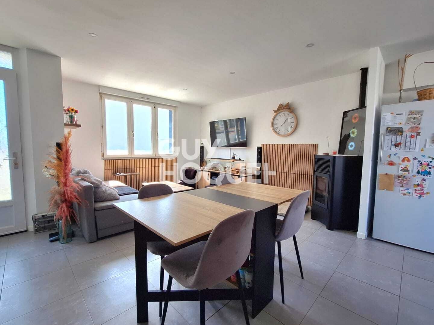 Maison rénovée 2 chambres - possibilité de 3e chambre avec extérieur