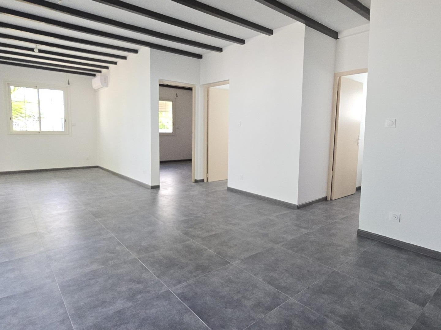 Maison à vendre - 3 pièces - 62m2 - Saint-Pierre (97410)