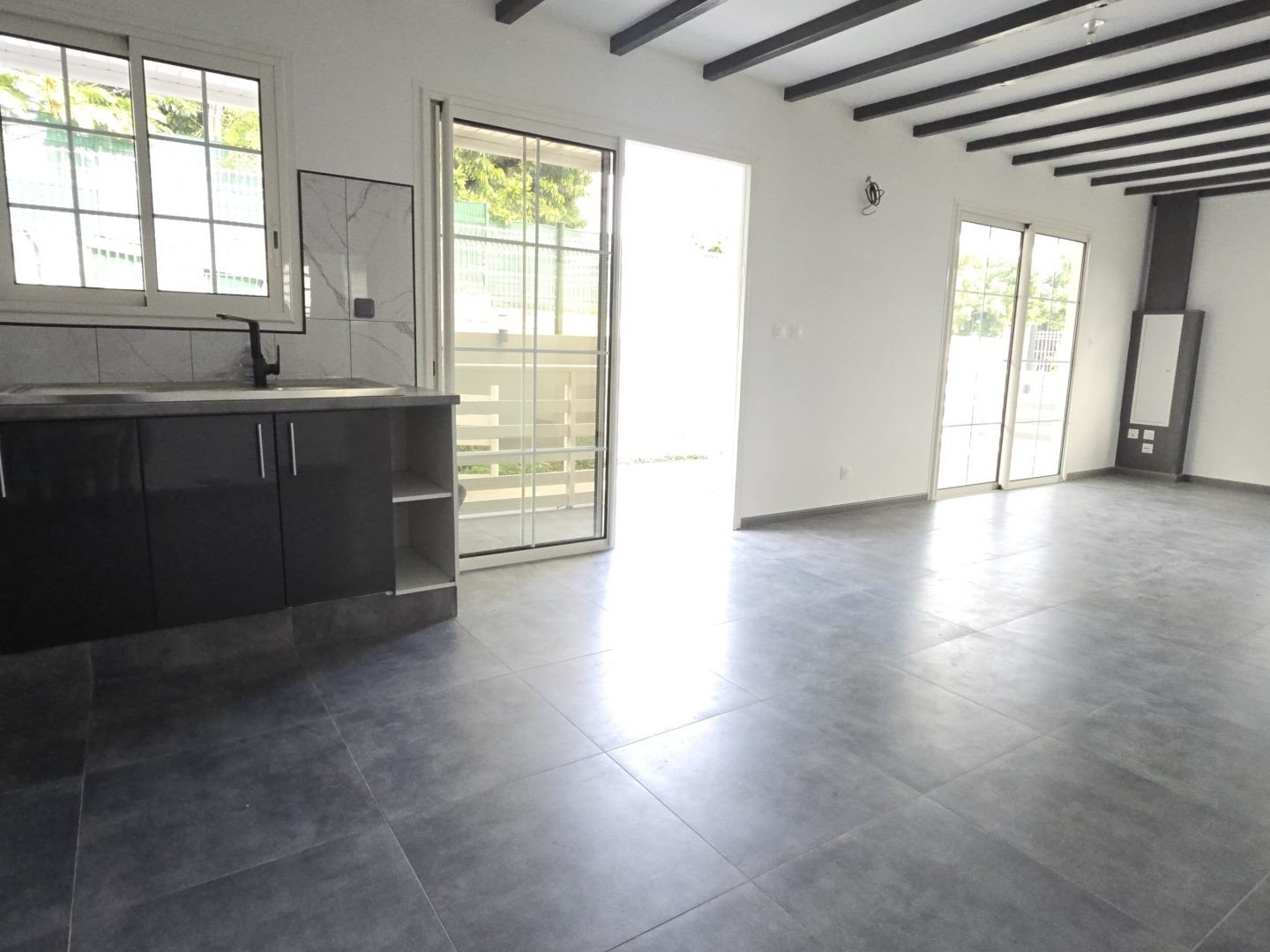 Maison à vendre - 3 pièces - 62m2 - Saint-Pierre (97410)