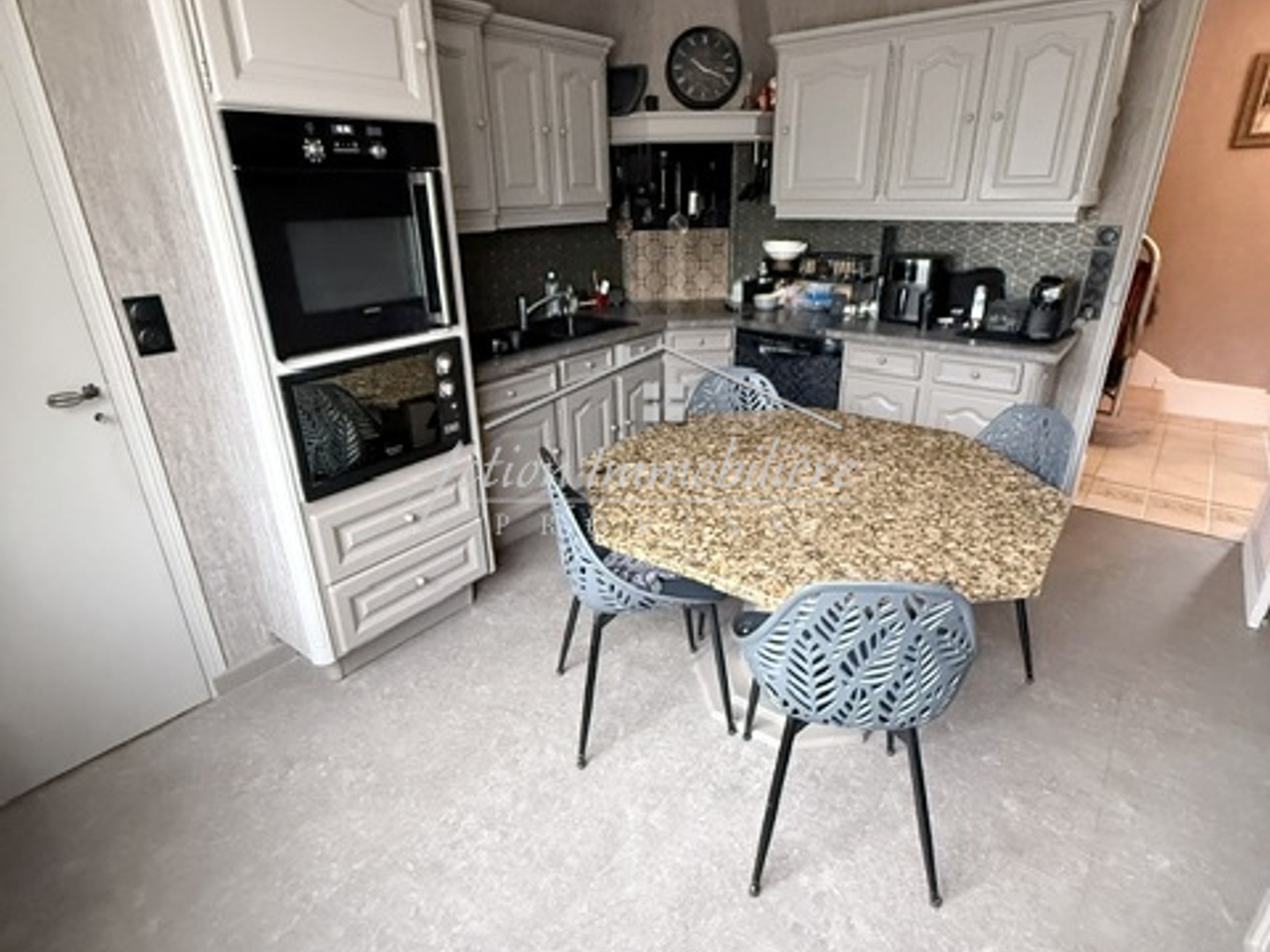 Maison à vendre - 8 pièces - 247m2 - Montereau-Fault-Y... (77130)