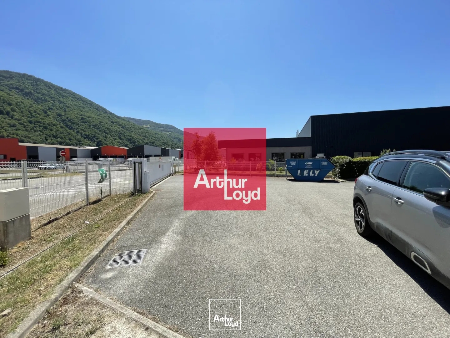 Locaux à vendre - 621m2 - Le Versoud (38420)