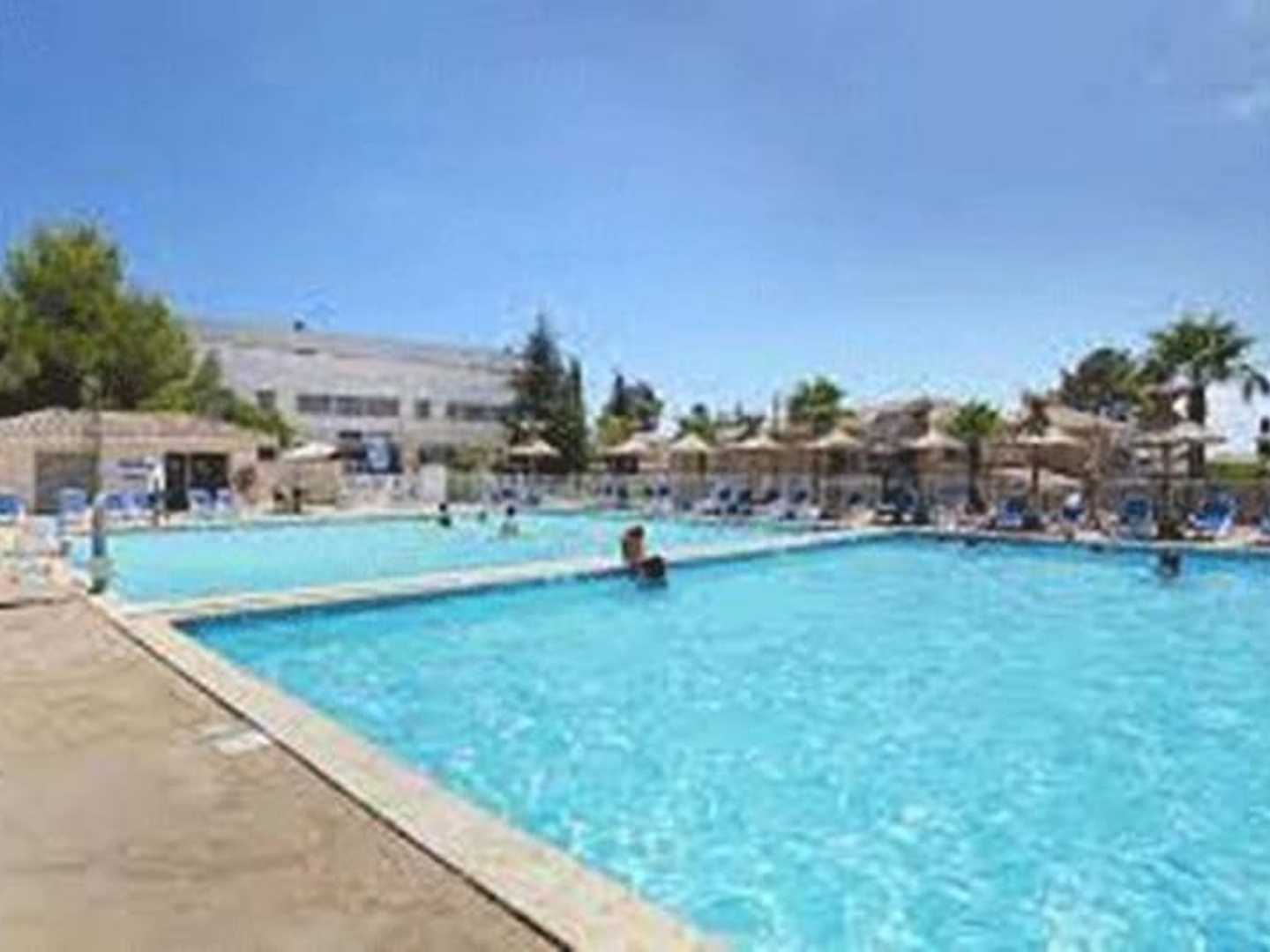 Appartement à vendre - 1 pièce - 22m2 - La Londe-Les-Maures (83250)