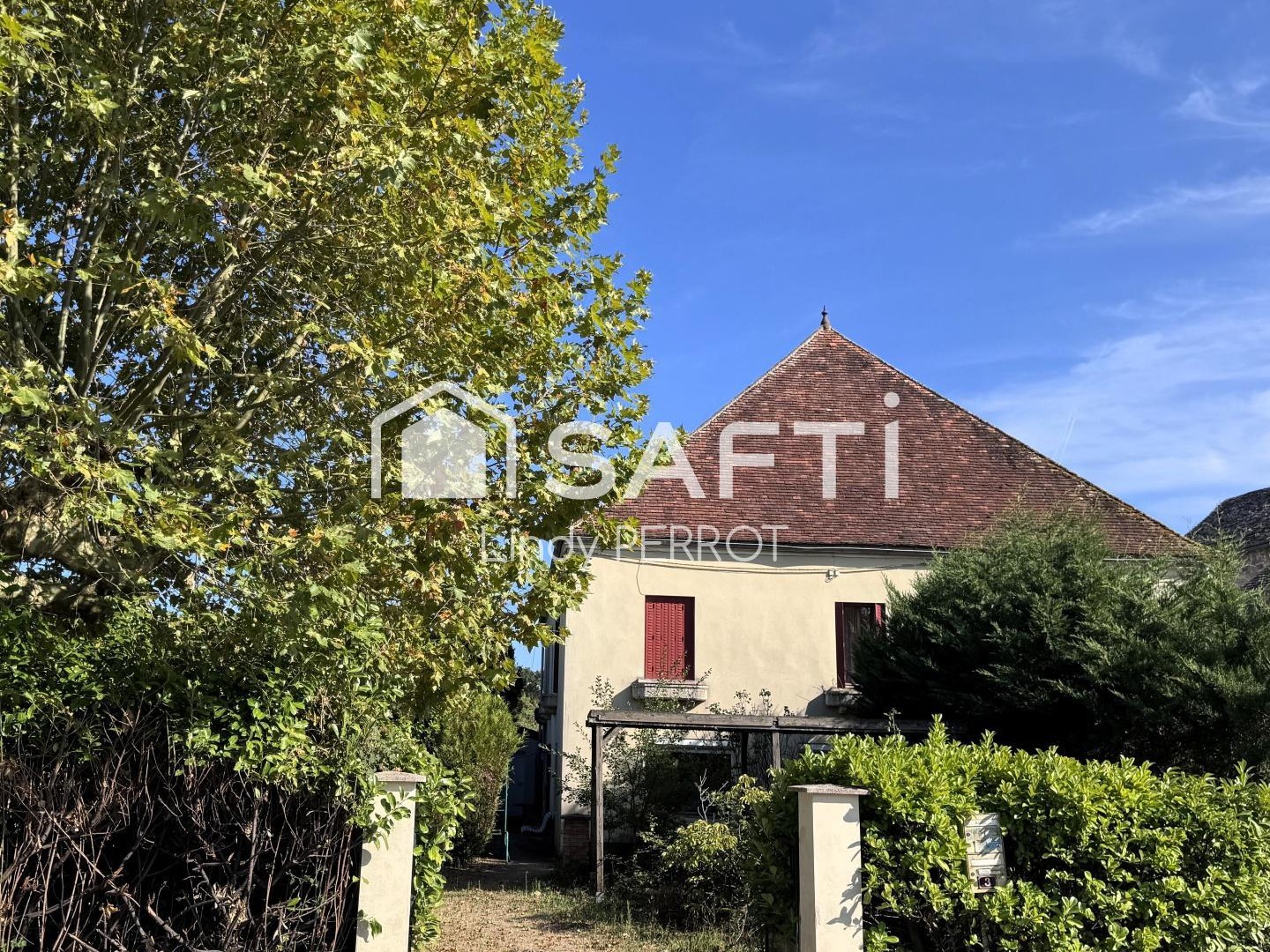 Maison avec dépendance louée