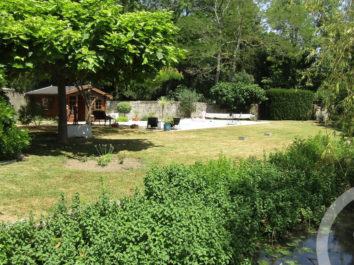 Maison à vendre - 7 pièces - 171m2 - Brioux-Sur-Boutonne (79170)